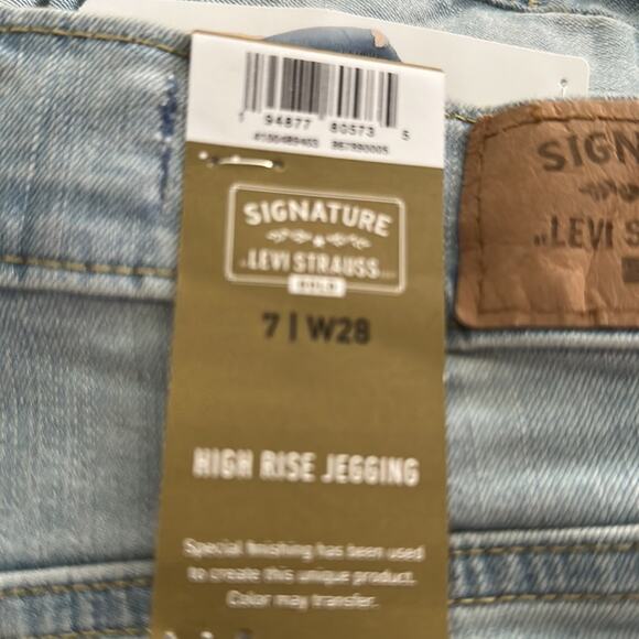 Signature Levi High Rise Jeggings 7 28W Light Wash - Picture 9 of 9